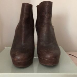 Gianni Bini Brown Leather Ankle Booties Size 6.